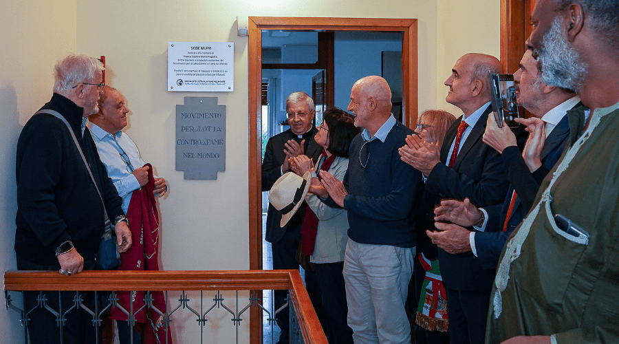 Lo svelamento della targa commemorativa | Ph - Il Cittadino di Lodi